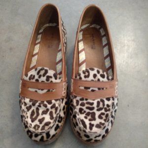 Adorable Leopard print Sperry loafers